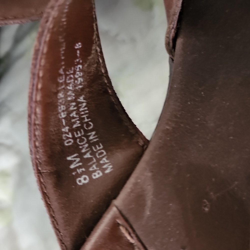 Shoes - Picture 3 of 4